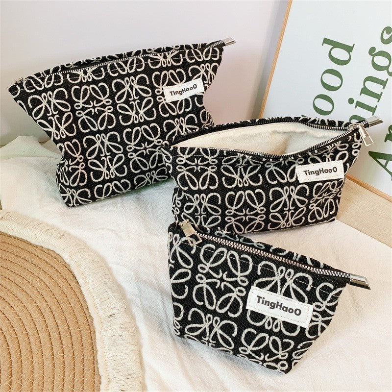 Women's Geometric Fabric Cosmetic Bag - Multi-Compartment Makeup Organizer with Zipper